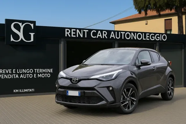 Toyota C-HR grigia 2020 - ibrida automatica per noleggio auto a Catania