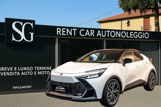 Toyota C-HR 2025 - ibrida con cambio automatico disponibile a noleggio